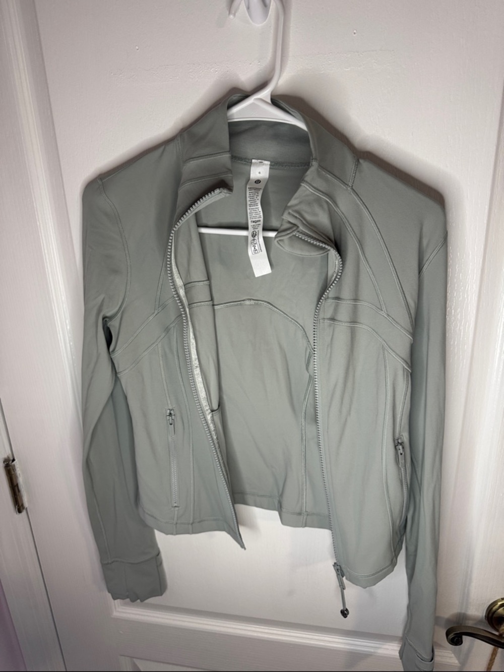 lululemon athletica Light Sage Full-Zip Athletic Jacket size 6 - Picture 3 of 5